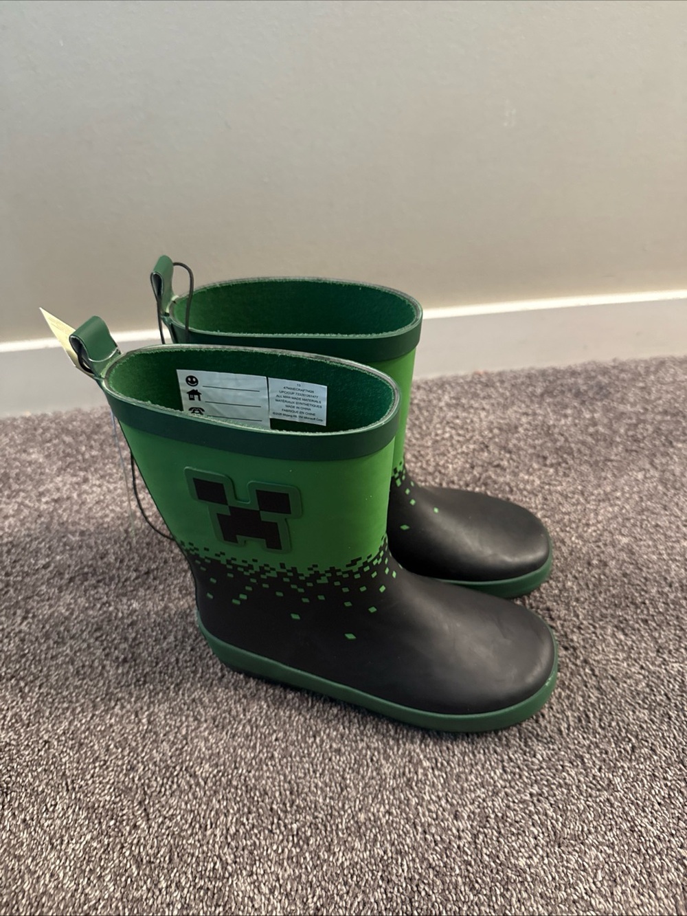 Minecraft Boys Rainboots, size 11. Brand new